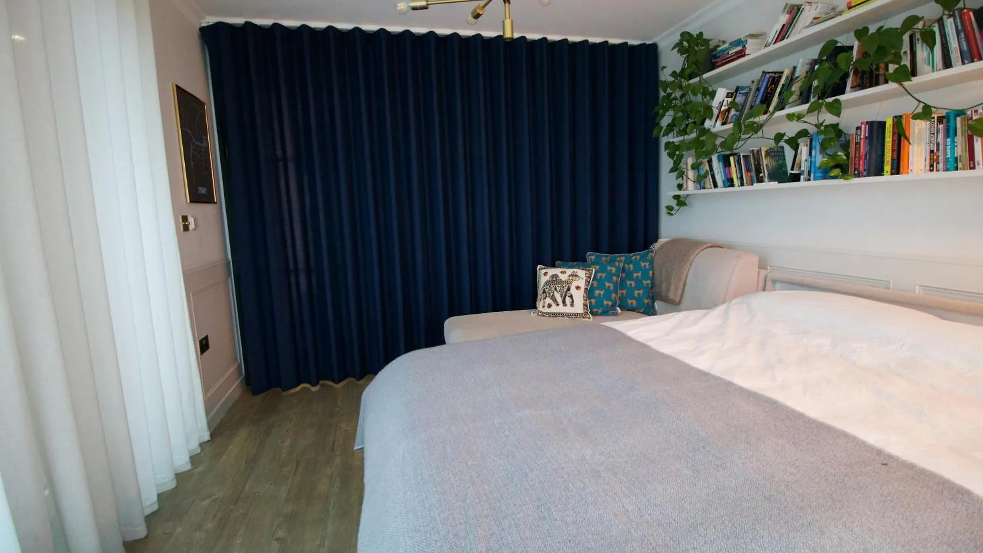 Luxury Surrey Quays Apartment London