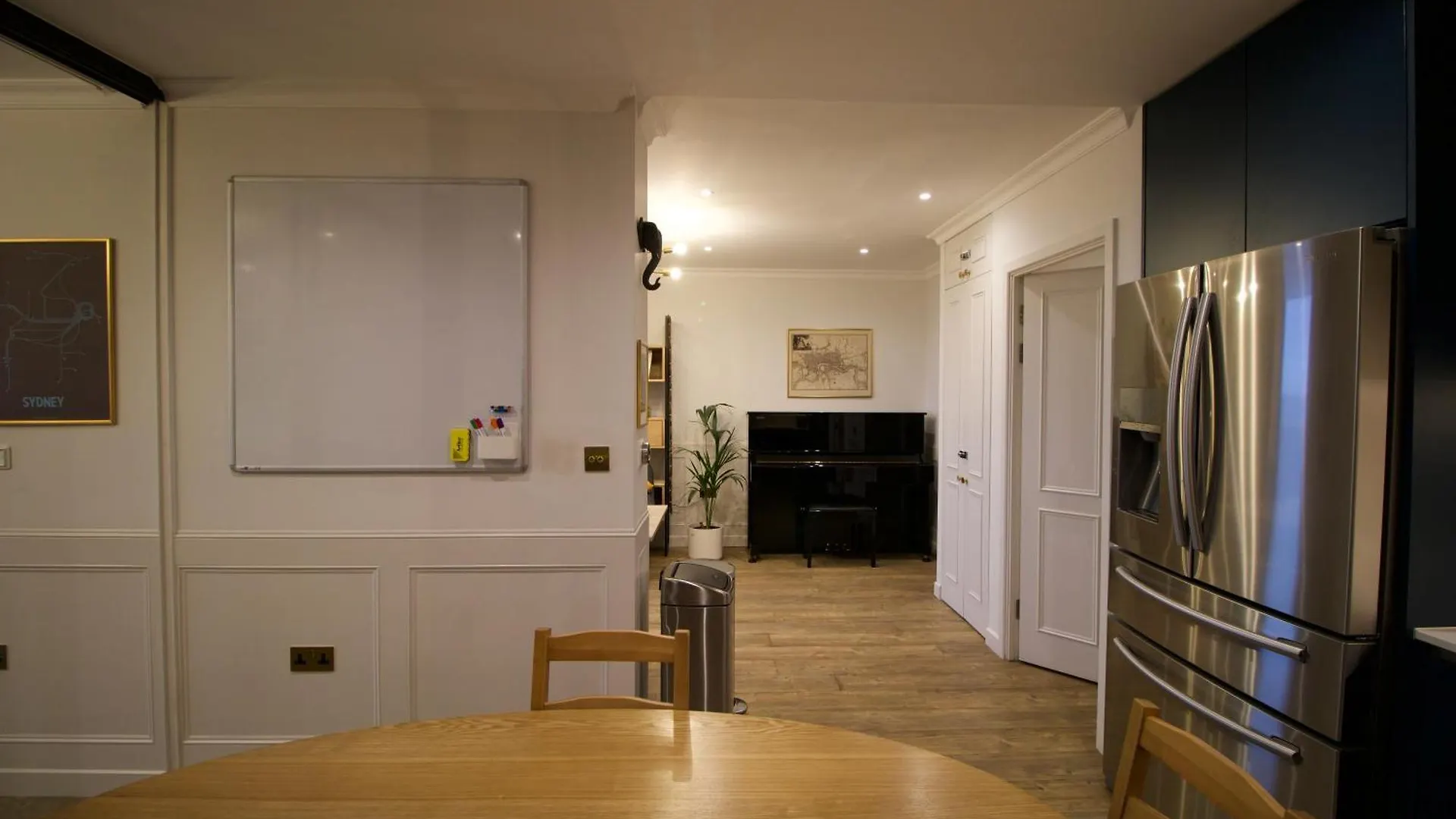 Luxury Surrey Quays Apartment London