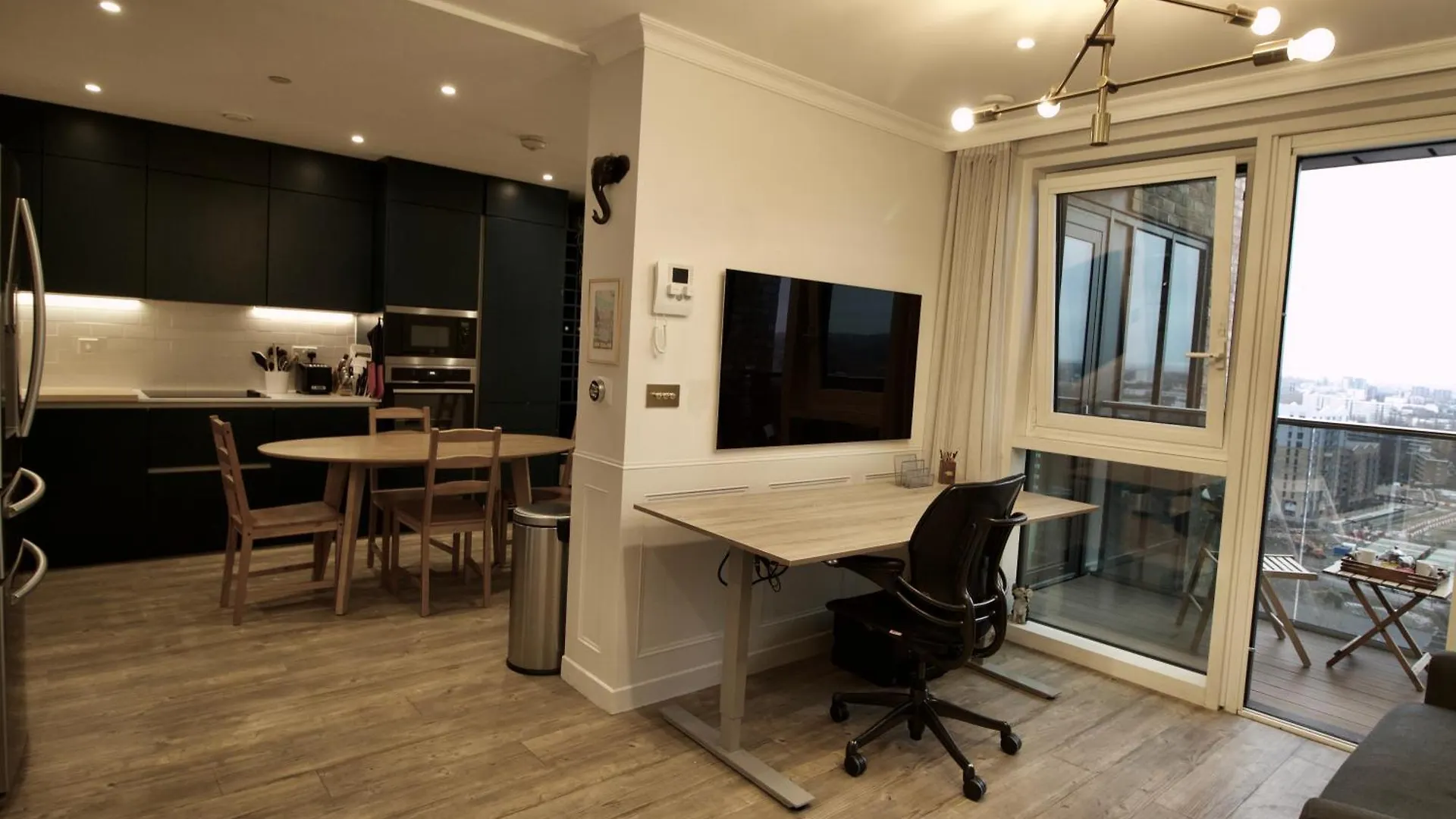 Luxury Surrey Quays Apartment London United Kingdom