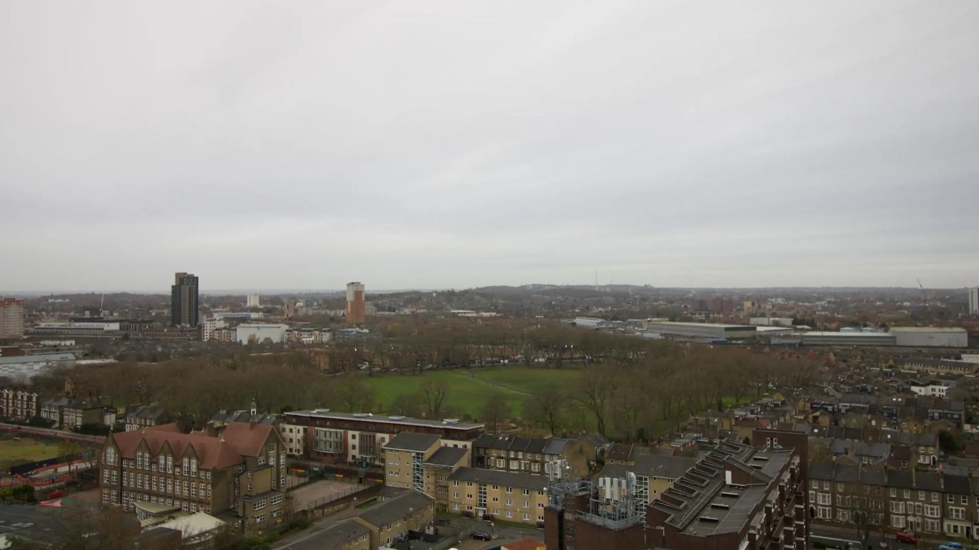 Luxury Surrey Quays Apartment 런던