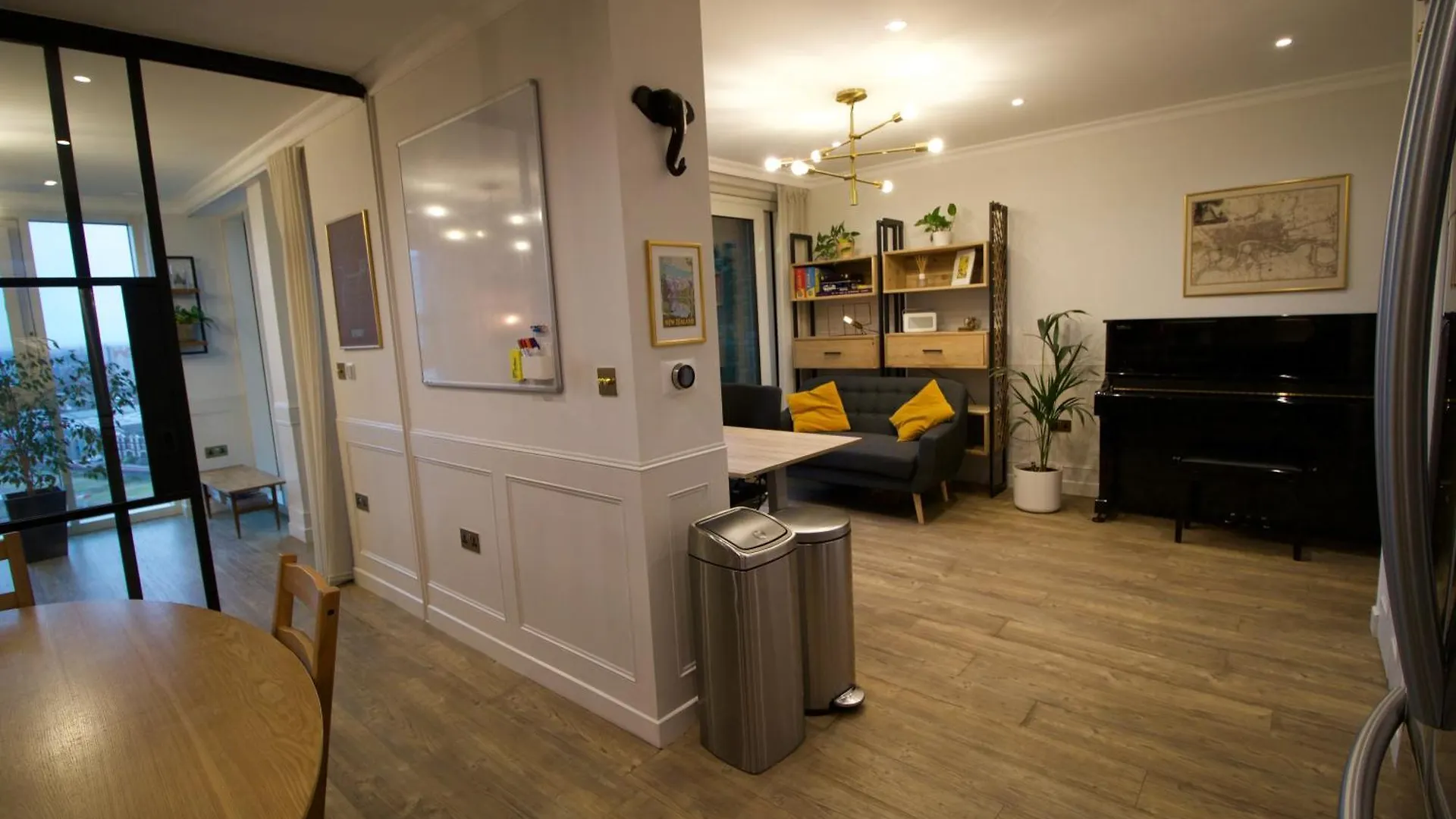 Luxury Surrey Quays Apartment 런던 영국