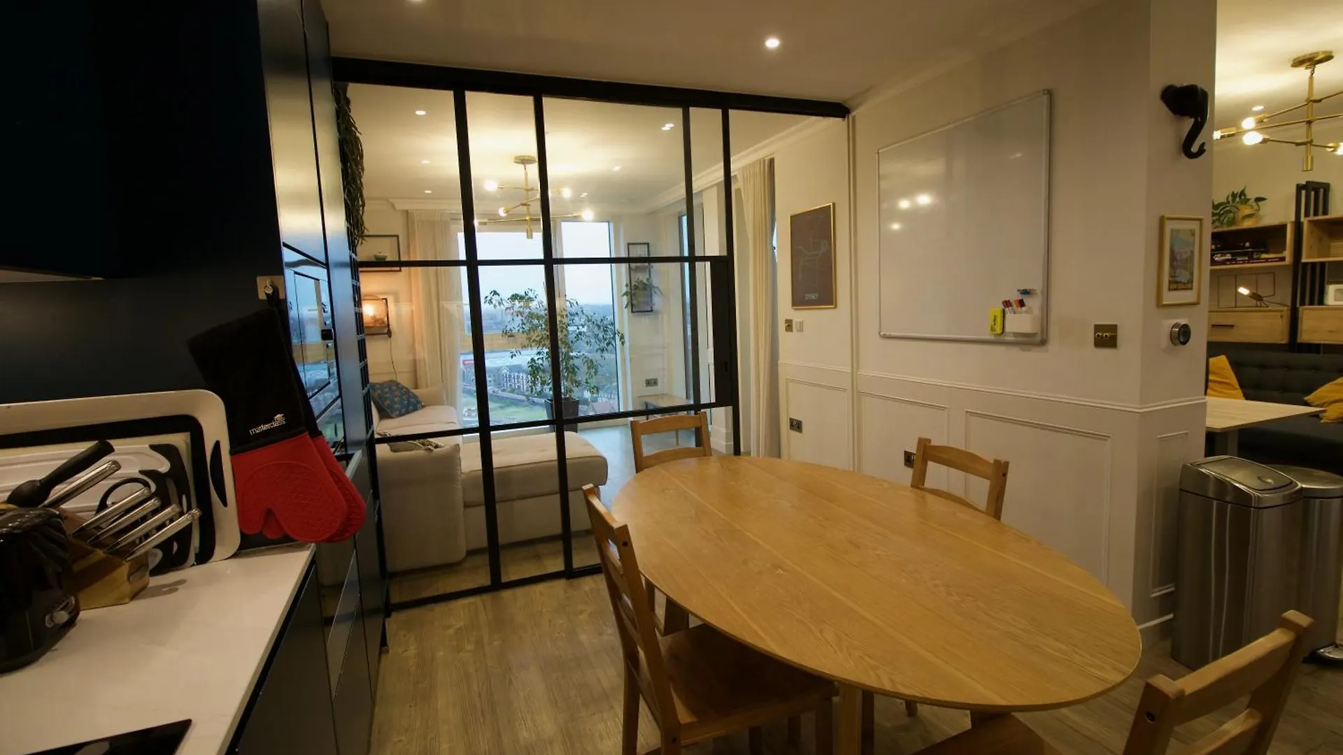 Luxury Surrey Quays Apartment 런던 영국