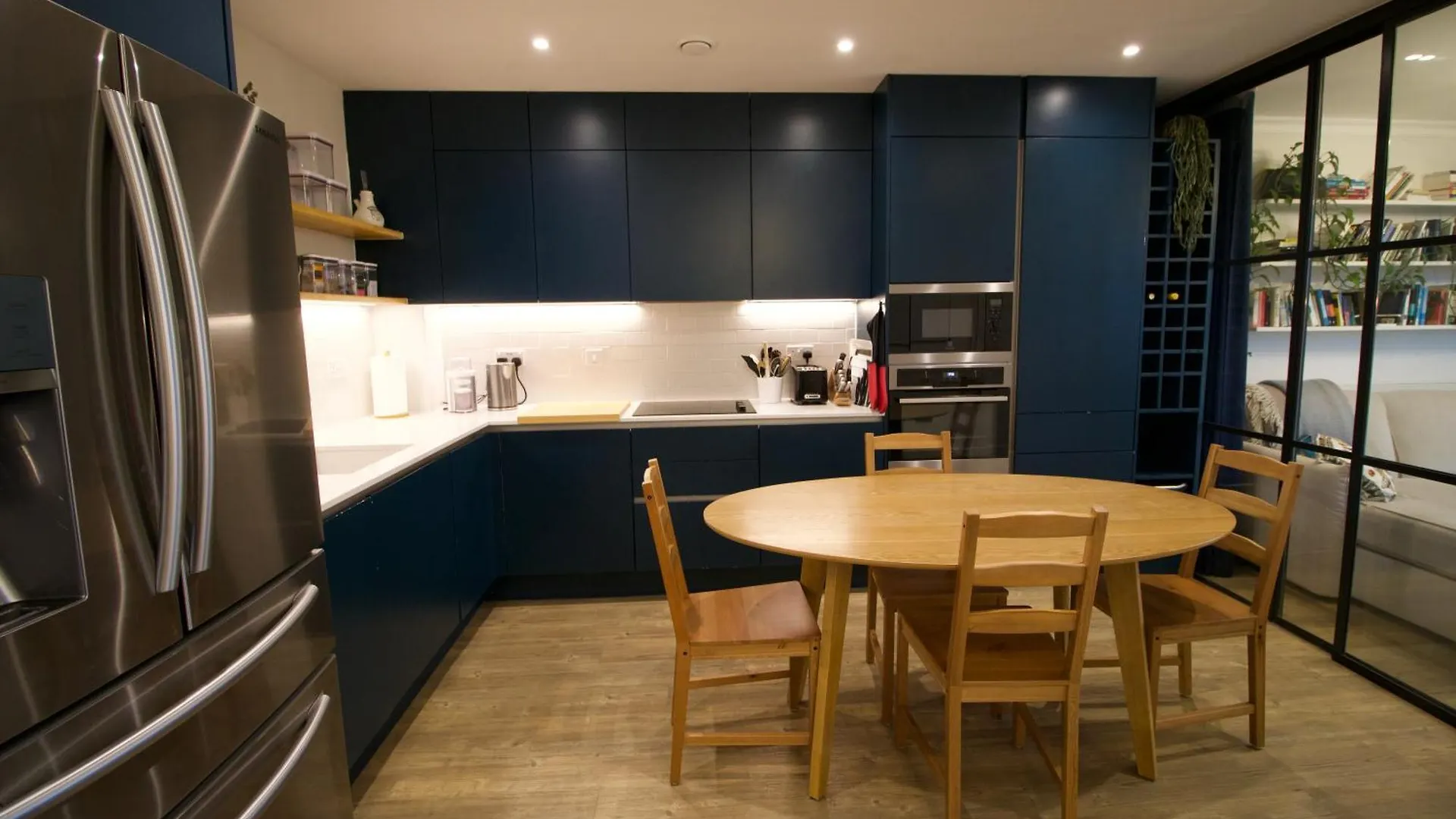 Luxury Surrey Quays Apartment 런던 0*,